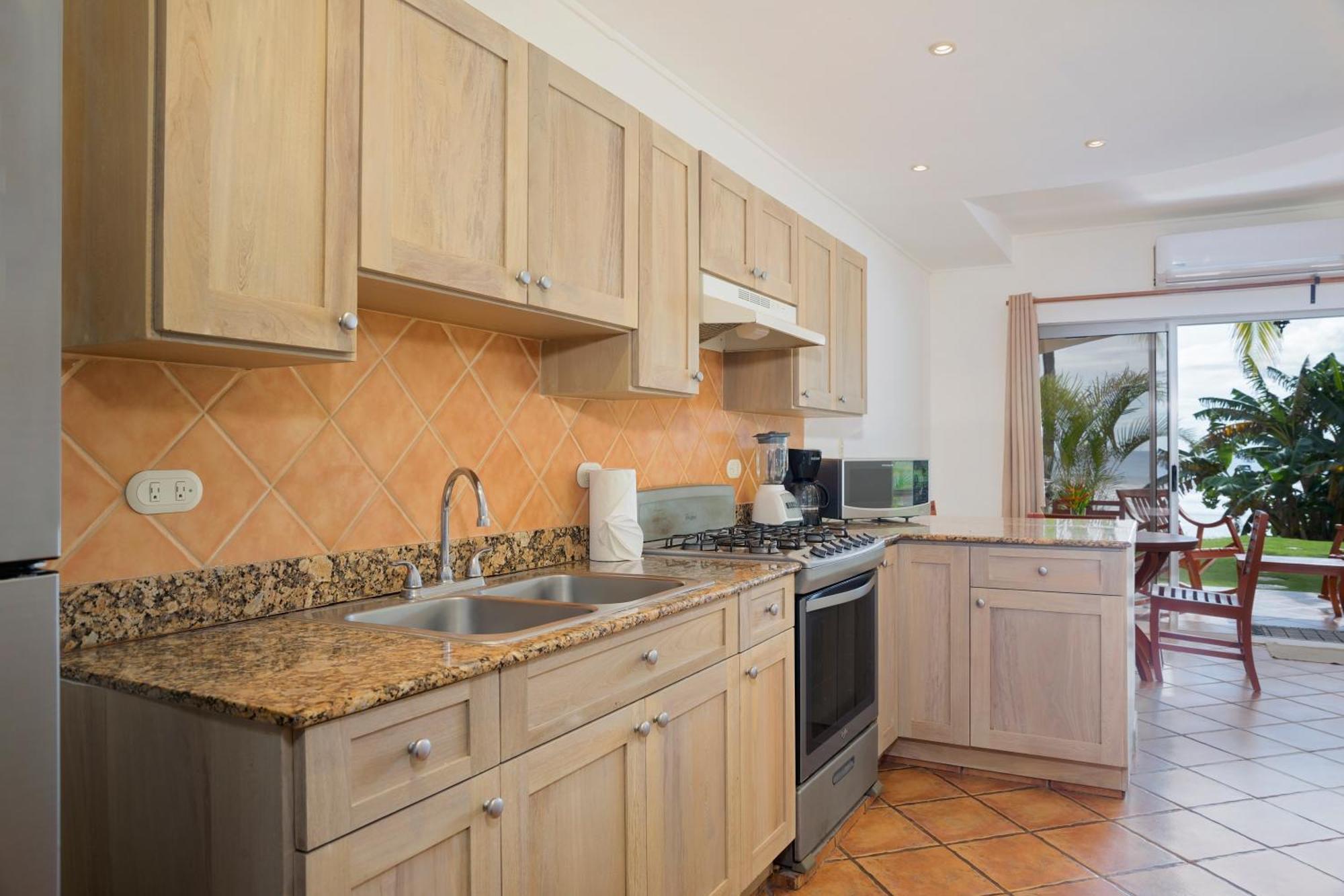 Villas Iguana A-13 Beachfront Condo Экстерьер фото